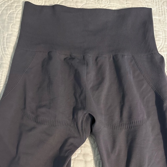 DOYOUEVEN Women's Gray Seamless Ribbed High Waist Athletic Leggings - Picture 5 of 6